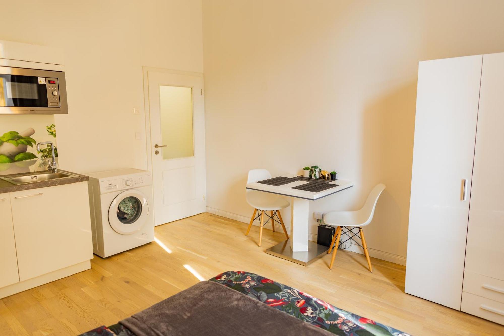 Wenceslas Square Apartment Прага Екстериор снимка