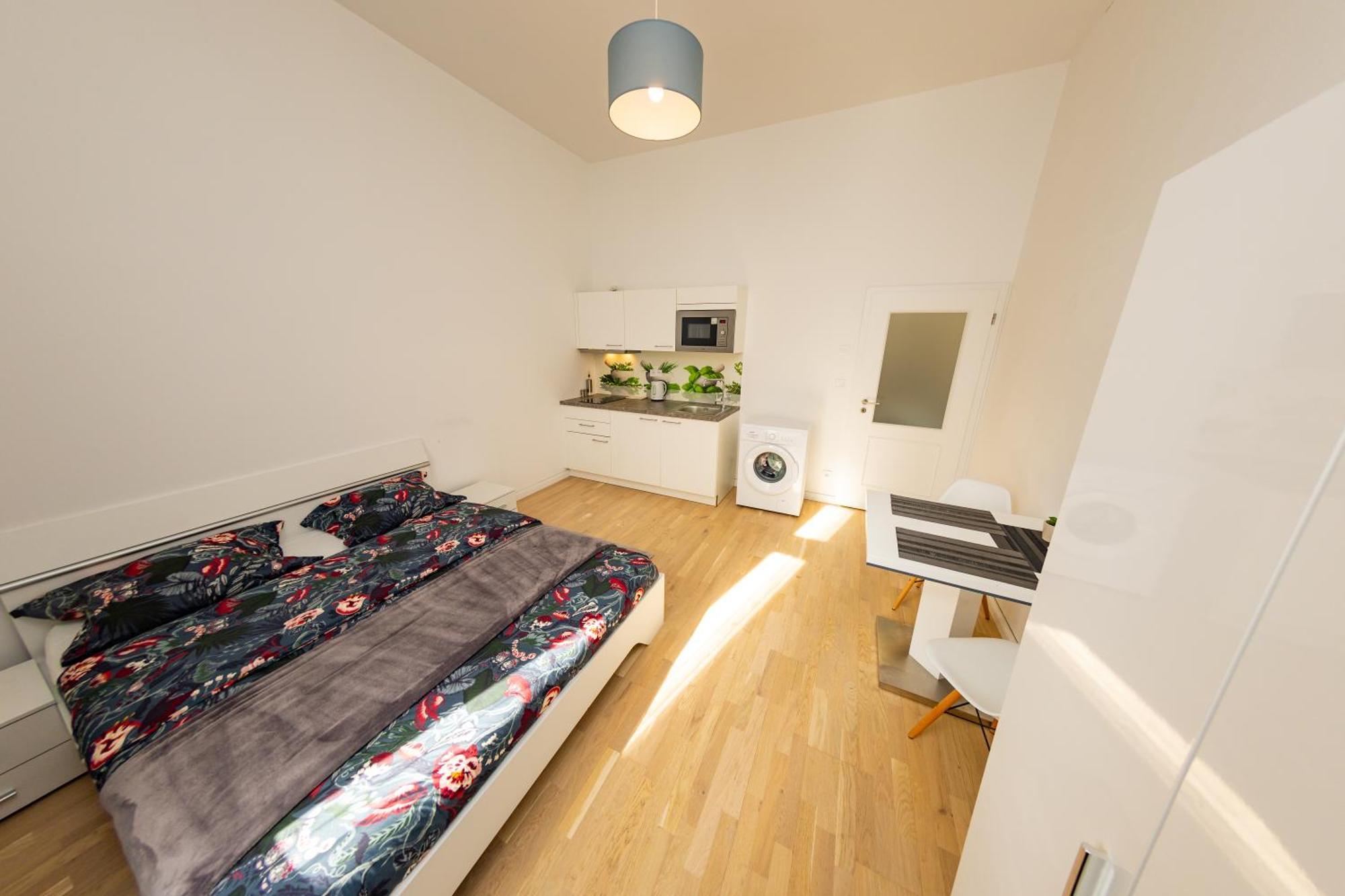 Wenceslas Square Apartment Прага Екстериор снимка