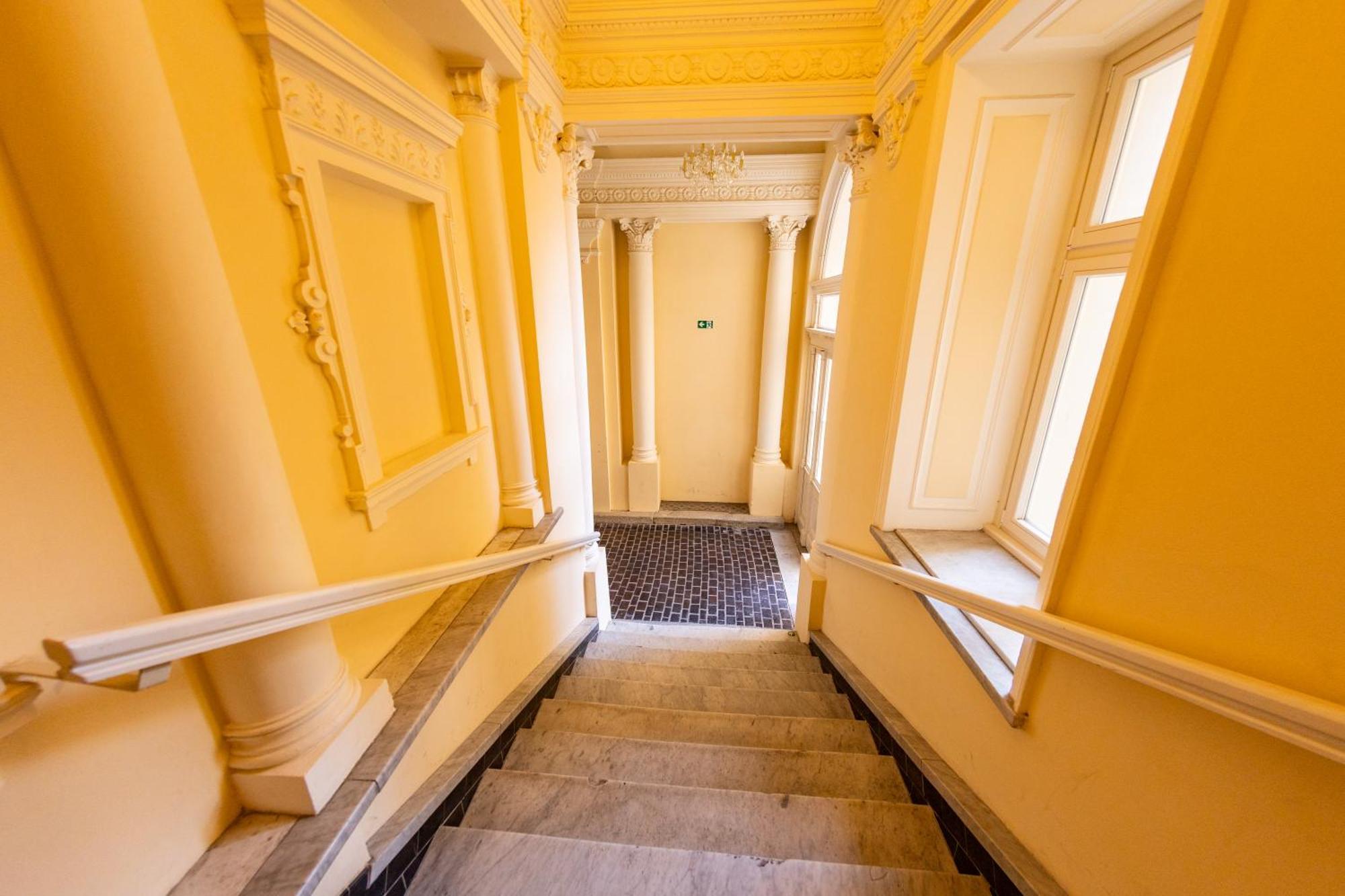 Wenceslas Square Apartment Прага Екстериор снимка