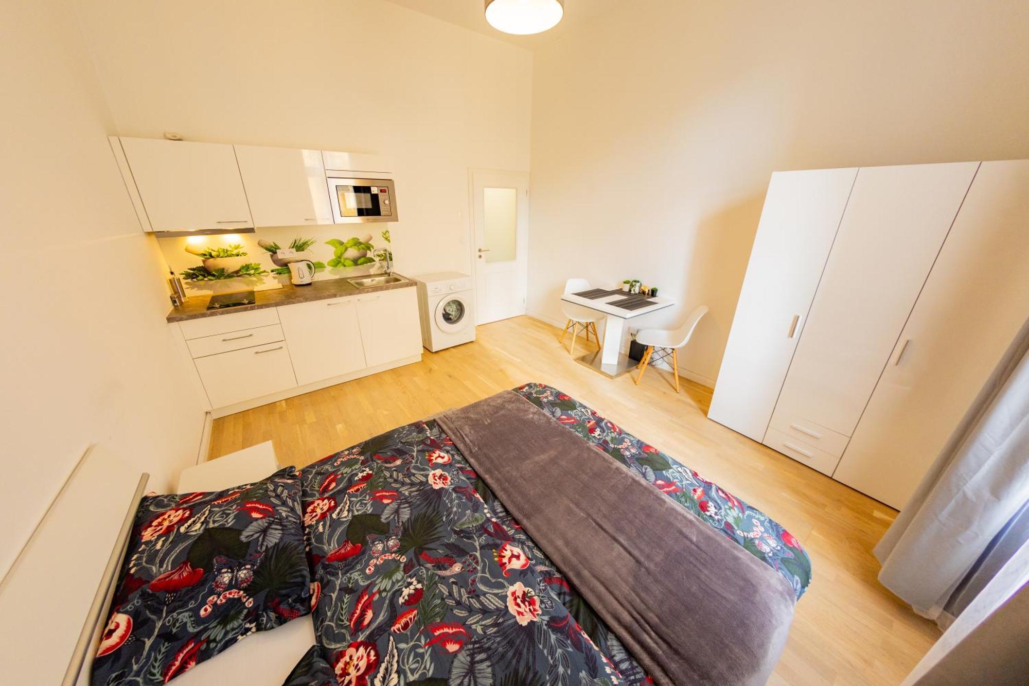 Wenceslas Square Apartment Прага Екстериор снимка