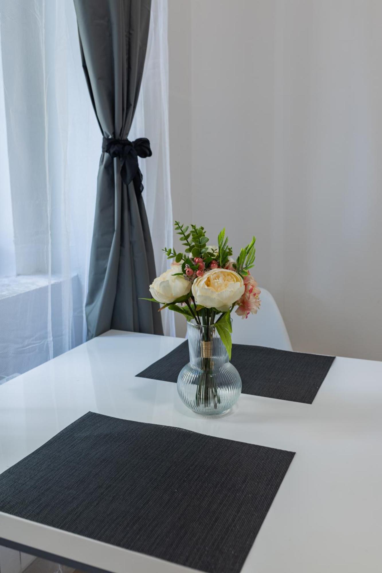 Wenceslas Square Apartment Прага Екстериор снимка
