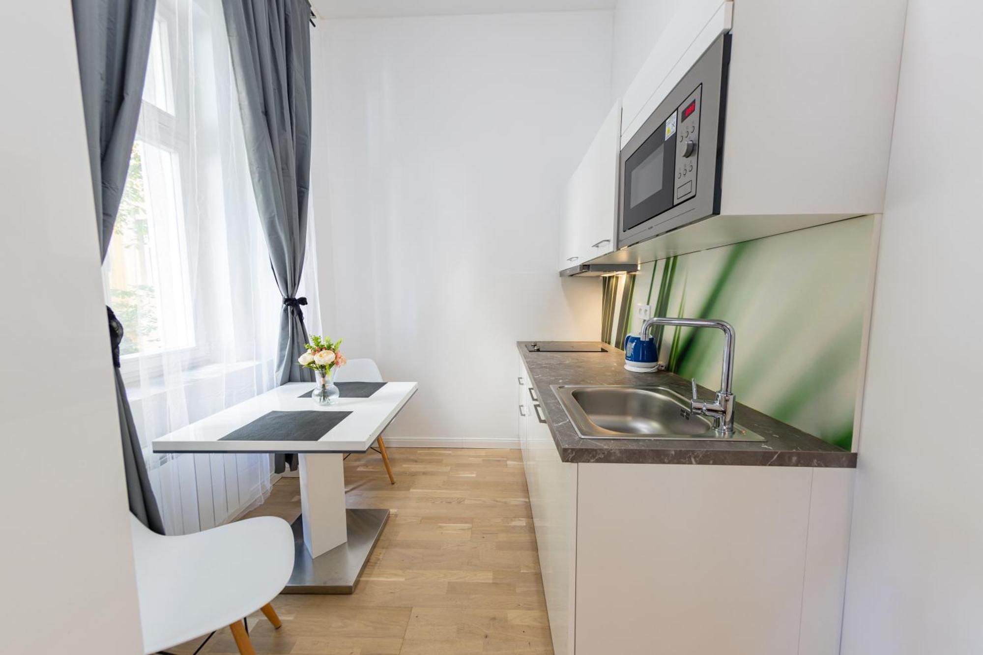 Wenceslas Square Apartment Прага Екстериор снимка