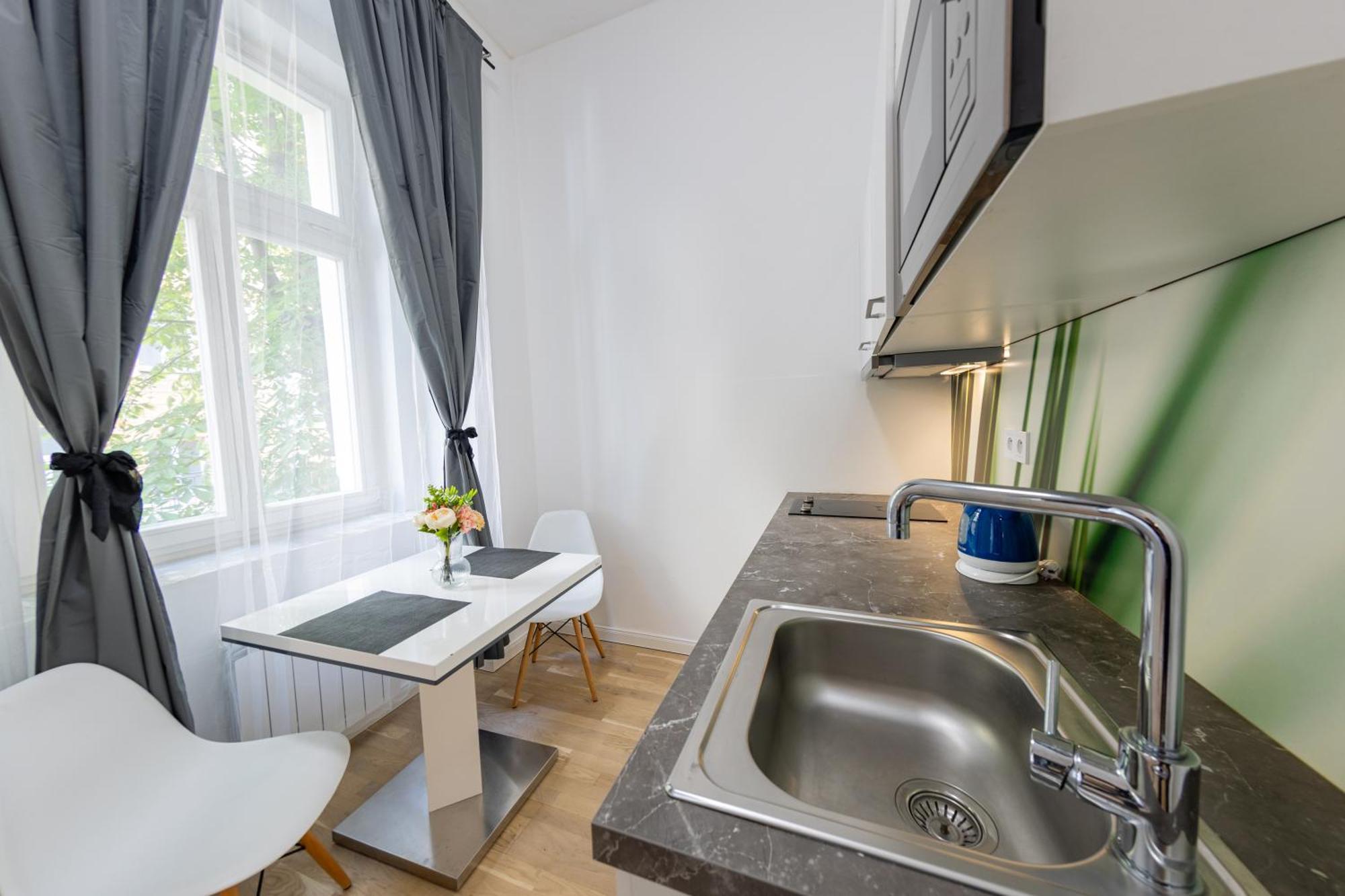 Wenceslas Square Apartment Прага Екстериор снимка